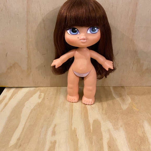 Beautiful Bratz Baby Yasmin 12” Vinyl - Picture 4 of 8